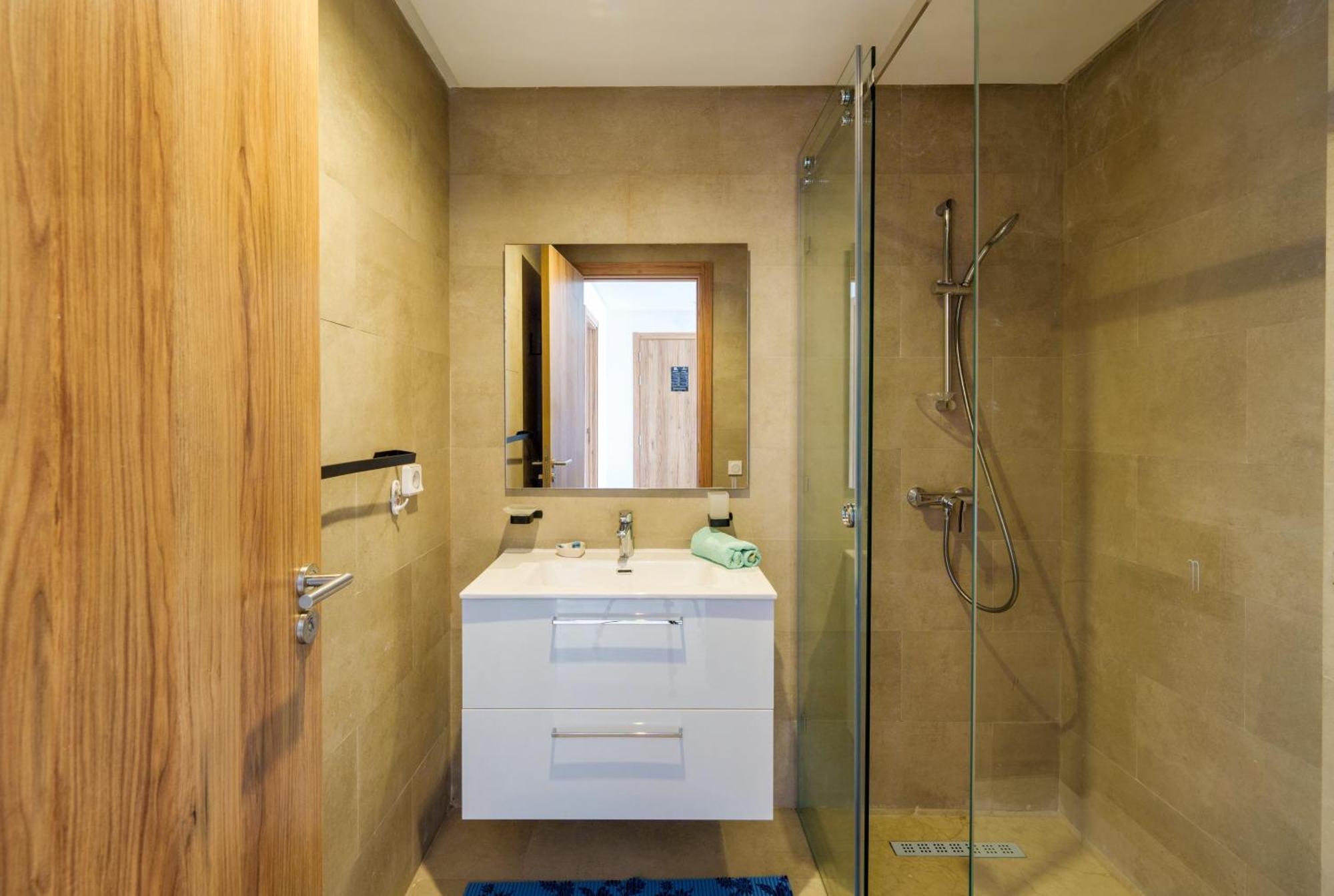 Azure Haven A Contemporary Retreat With A Luxury * Marrakesh
