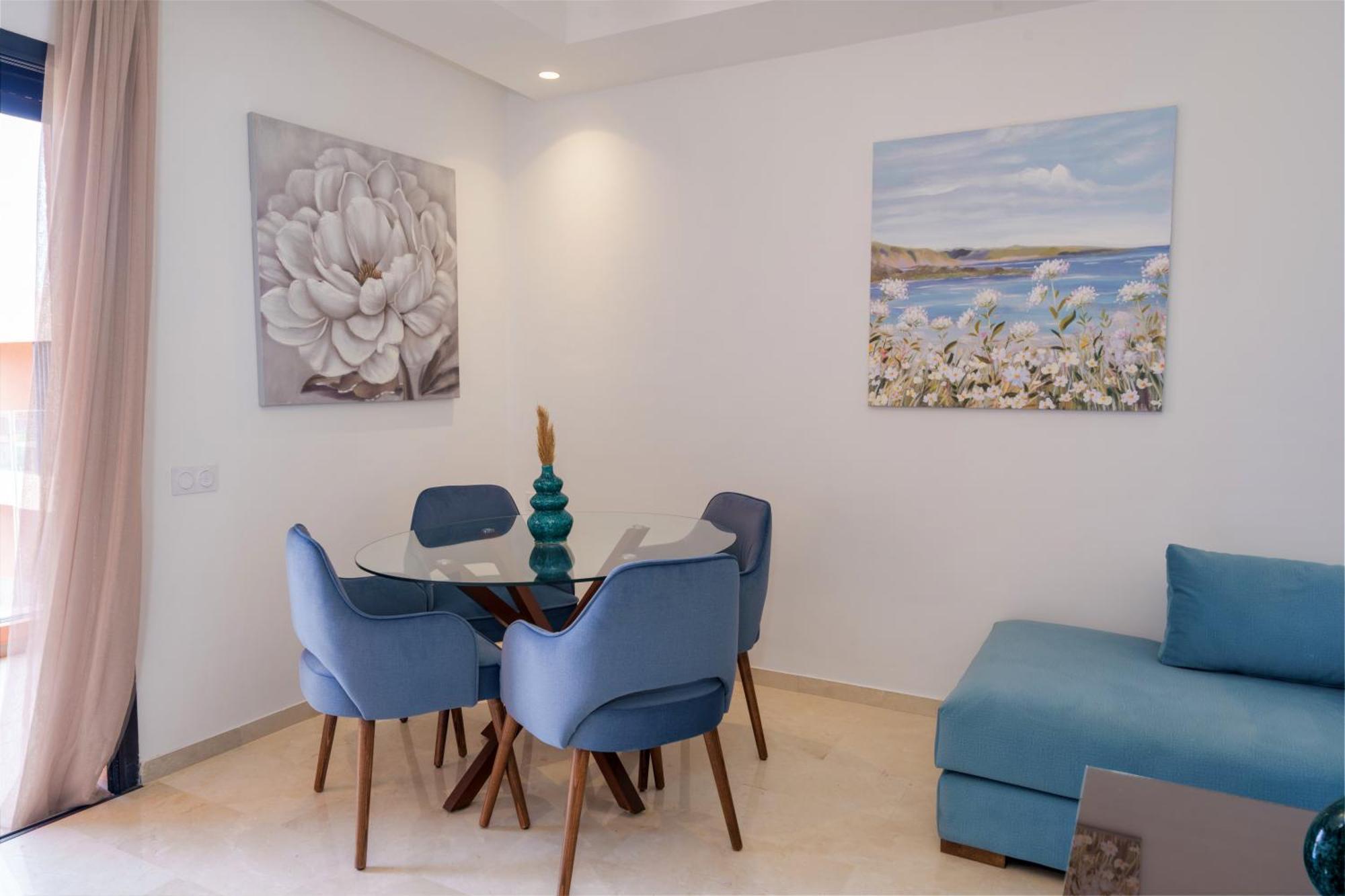 Azure Haven A Contemporary Retreat With A Luxury Appartement