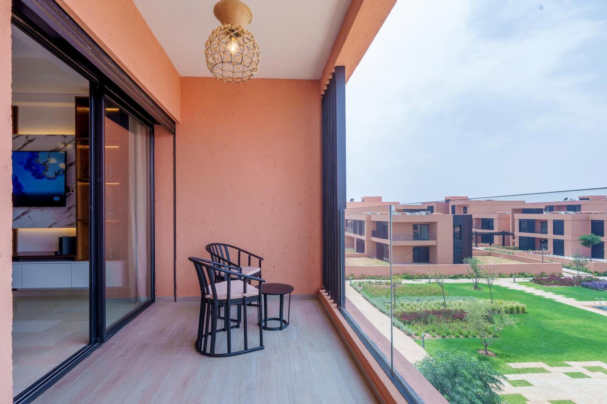Azure Haven A Contemporary Retreat With A Luxury Appartement